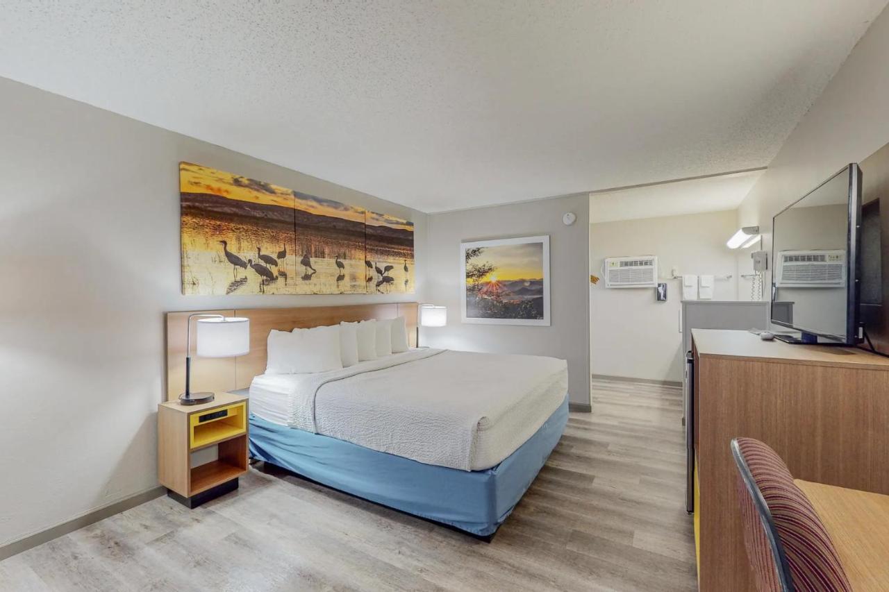 Days Inn By Wyndham Socorro Eksteriør billede