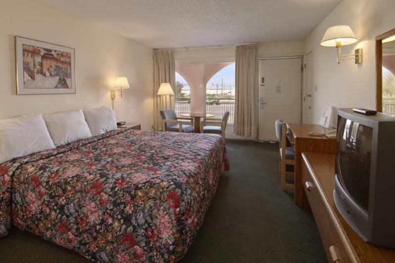 Days Inn By Wyndham Socorro Eksteriør billede